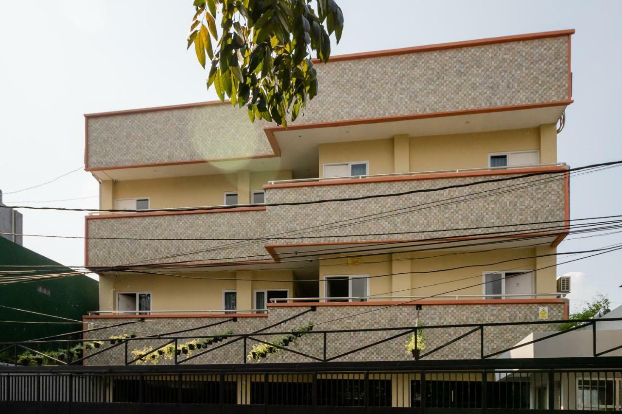 Hotel Reddoorz Near Plaza Atrium Senen Jakarta Exteriér fotografie